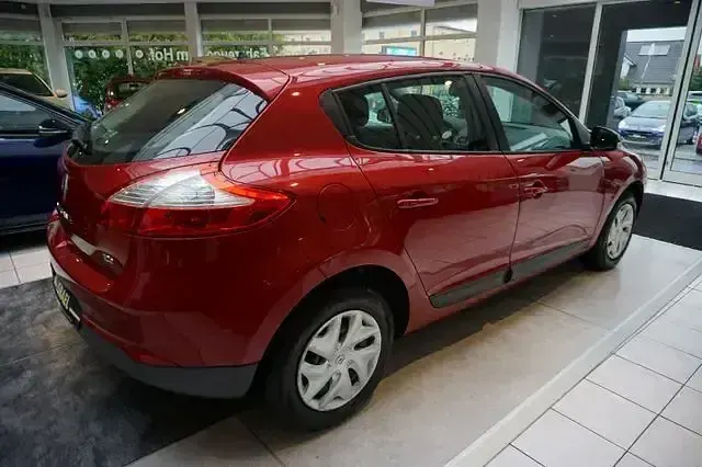 Gebraucht Renault Mégane Expression 116 PS (85 kW) 2013 Rot Limousine