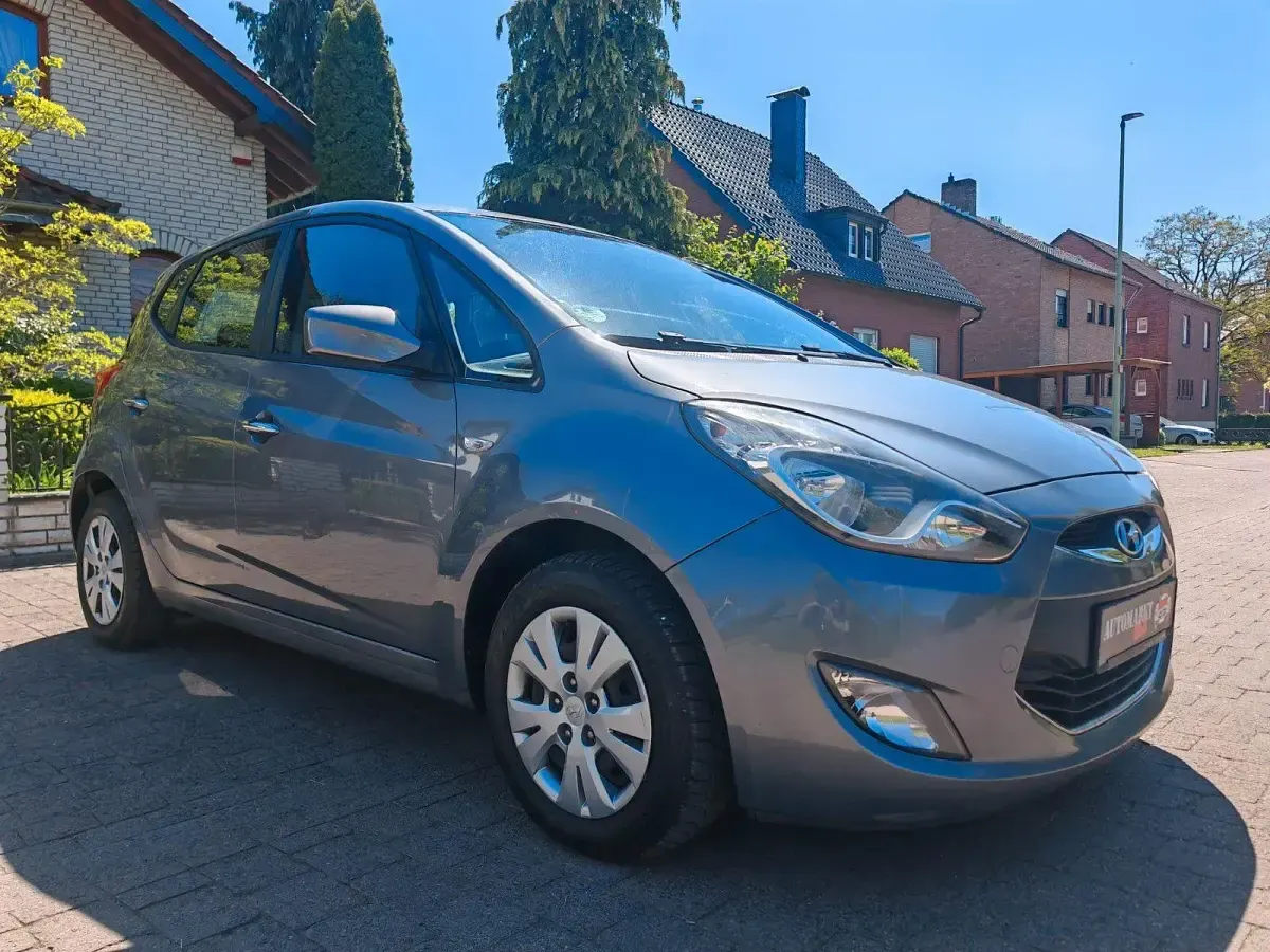Gebraucht Hyundai ix20 Edition 116 PS (85 kW) 2013 Grau Kleinwagen