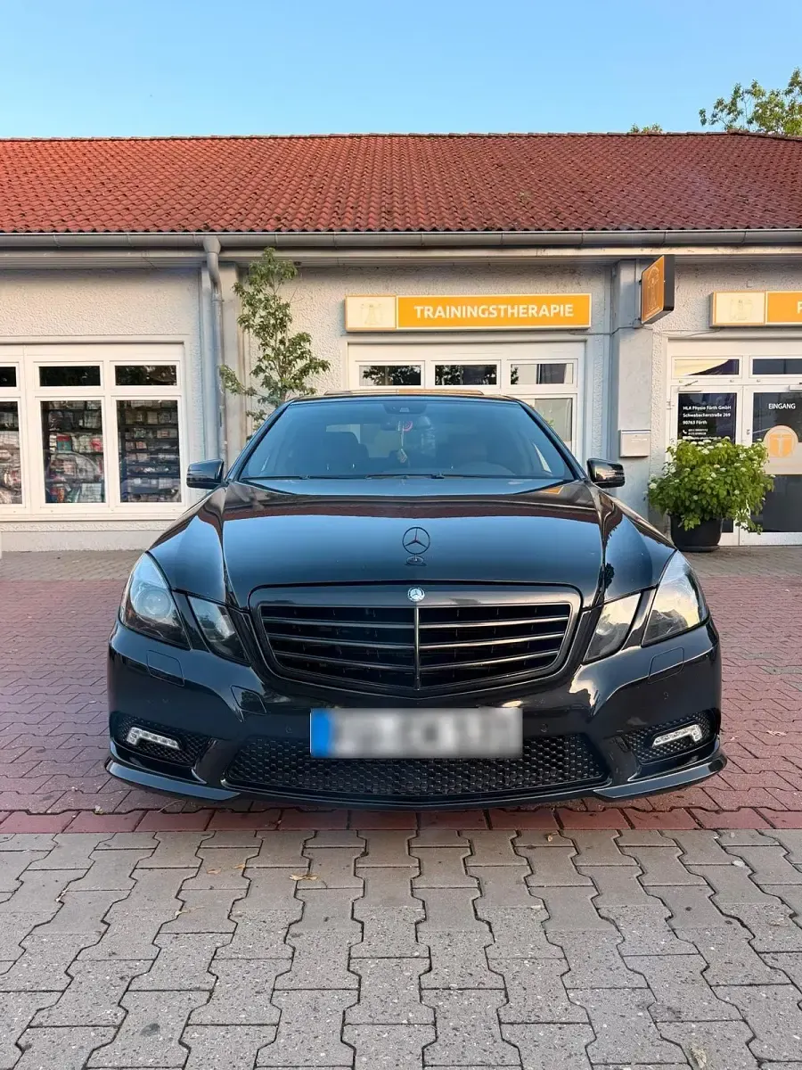Gebraucht Mercedes E350 265 PS (194 kW) 2011 Schwarz Limousine