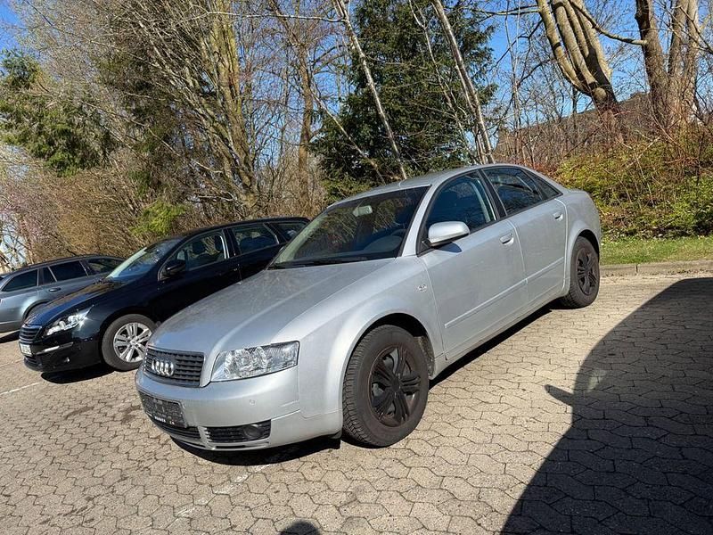 Gebraucht Audi A4 S-Line 131 PS (96 kW) 2004 Silber Limousine