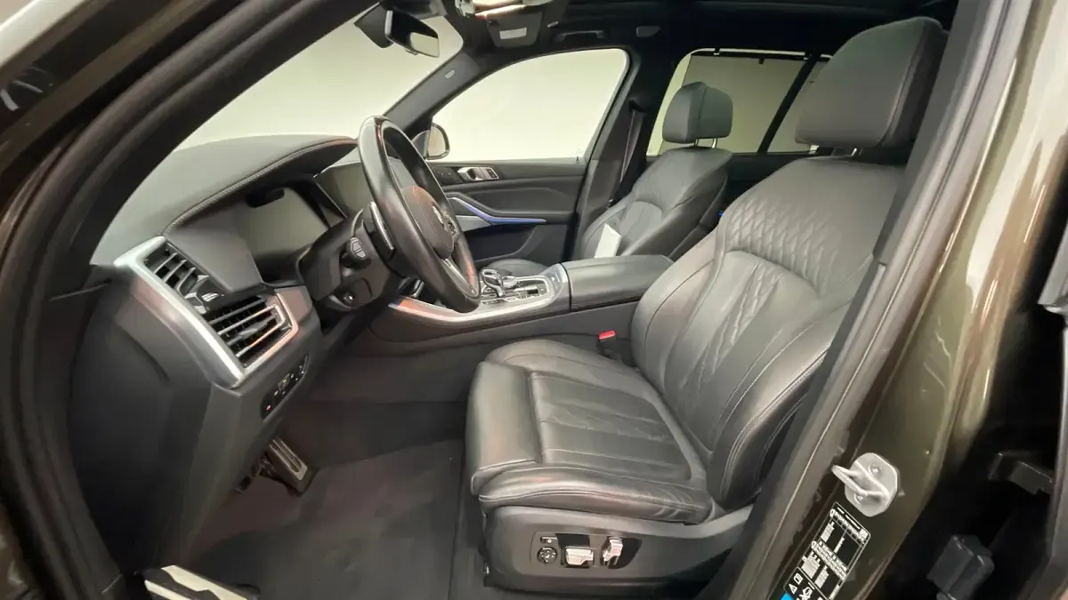 Gebraucht BMW X5 Comfort Edition 340 PS (250 kW) 2023 Manhattan metallic SUV