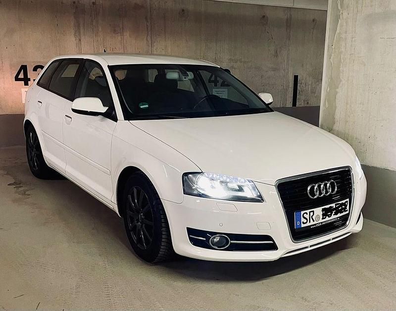Gebraucht Audi A3 Attraction 105 PS (77 kW) 2012 Weiß Kleinwagen