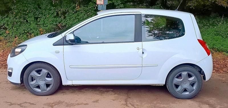Weiß Gebraucht 2013 Renault Twingo Dynamique Kleinwagen | 3.499 € (Fairer Preis) - Bild 1/4