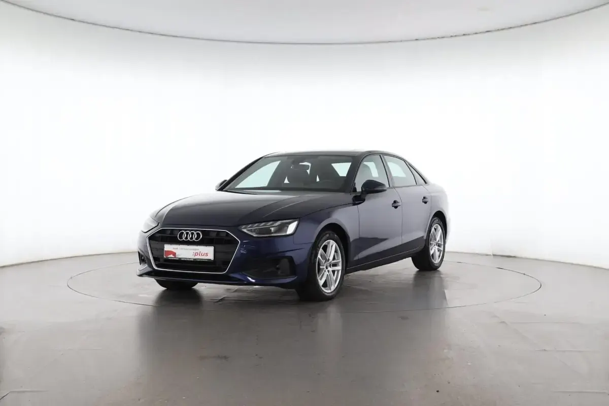 Gebraucht Audi A4 Ambiente 163 PS (119 kW) 2021 Navarrablau Limousine