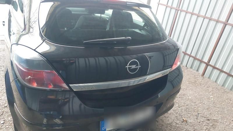 Gebraucht Opel Astra GTC 115 PS (84 kW) 2010 Schwarz Coupé