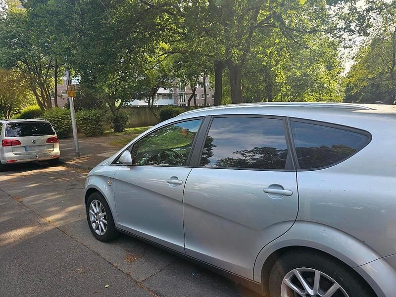 Używany Seat Altea 163 KM (119 kW) 2010 Szary SUV