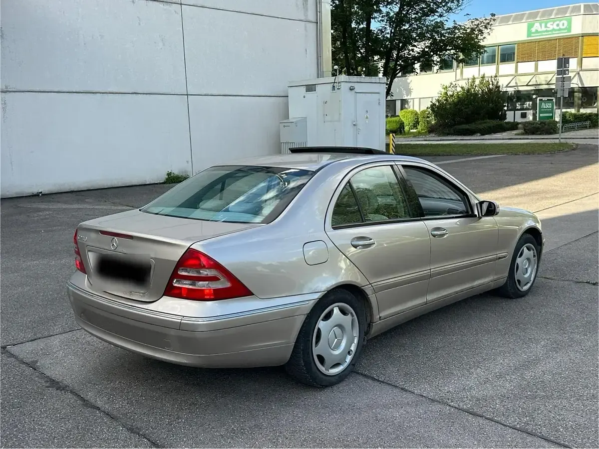 Gebraucht Mercedes C240 Elegance 2000 Gold Limousine