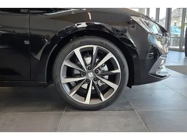 Neu Seat Leon FR 150 PS (110 kW) 2026 Grau Limousine