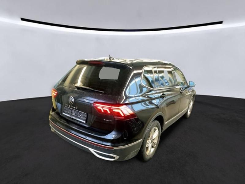 Gebraucht VW Tiguan Allspace Elegance 190 PS (139 kW) 2022 Deep black perleffekt (metallic) SUV
