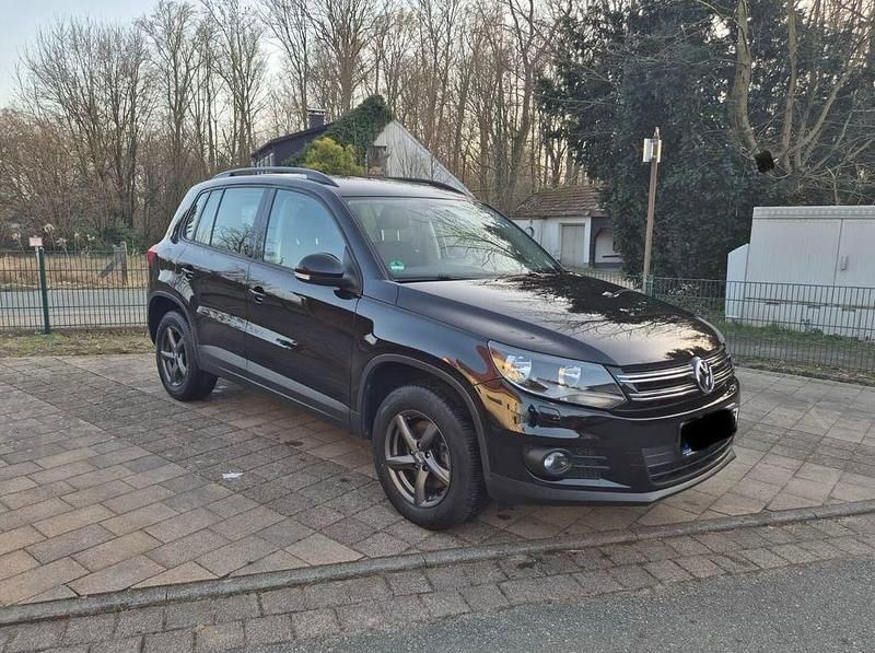 Gebraucht VW Tiguan Trendline 122 PS (89 kW) 2012 Schwarz SUV