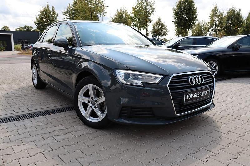 Gebraucht Audi A3 Comfort 116 PS (85 kW) 2018 Nanogra Kleinwagen