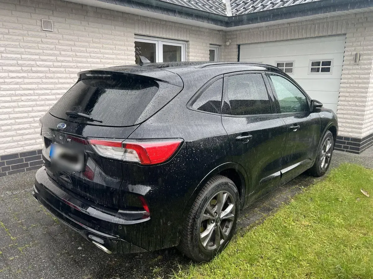 Używany Ford Kuga 190 KM (139 kW) 2022 Czarny SUV