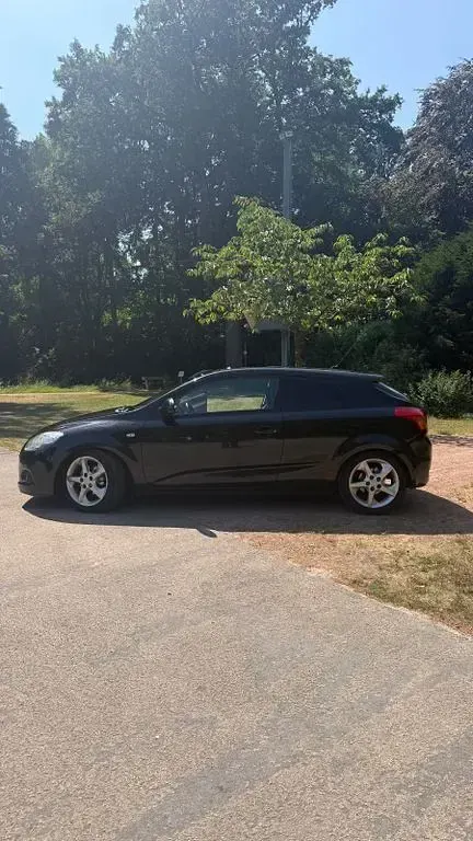 Gebraucht Kia ProCeed 143 PS (105 kW) 2008 Schwarz Kleinwagen