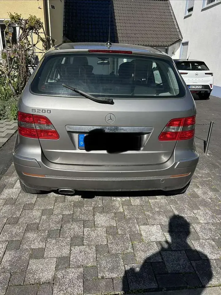 Gebraucht Mercedes B200 136 PS (100 kW) 2006 Grau Van / Kleinbus