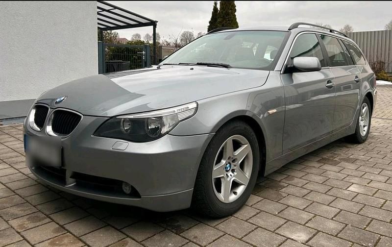 Gebraucht BMW 520 163 PS (119 kW) 2005 Grau Kombi