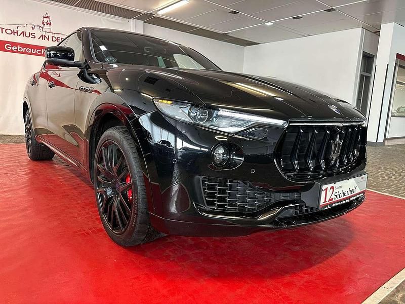 Schwarz Gebraucht 2018 Maserati Levante SUV | 40.999 € - Bild 1/4