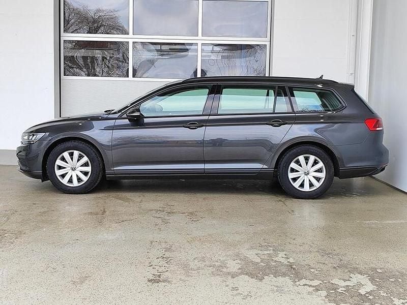 Gebraucht VW Passat Conceptline 150 PS (110 kW) 2022 Mangangrau metallic Kombi