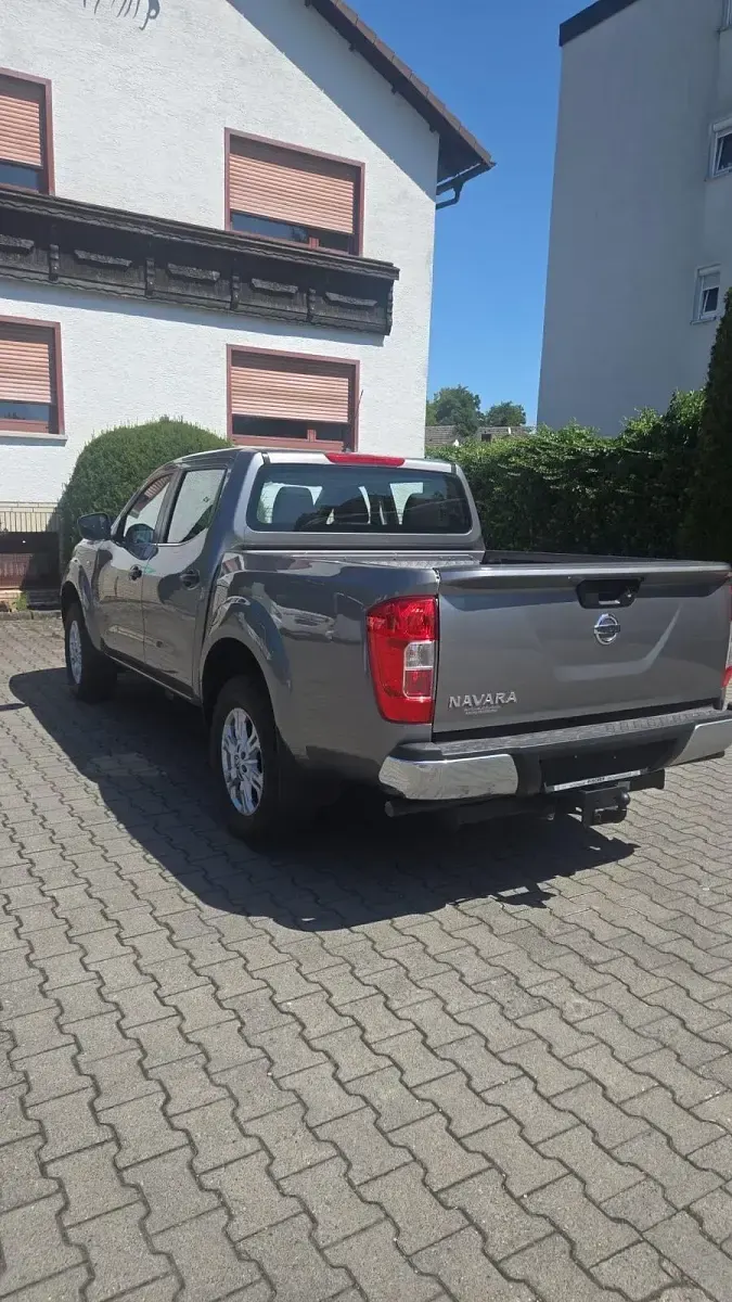 Gebraucht Nissan Navara 163 PS (119 kW) 2022 Grau Pickup