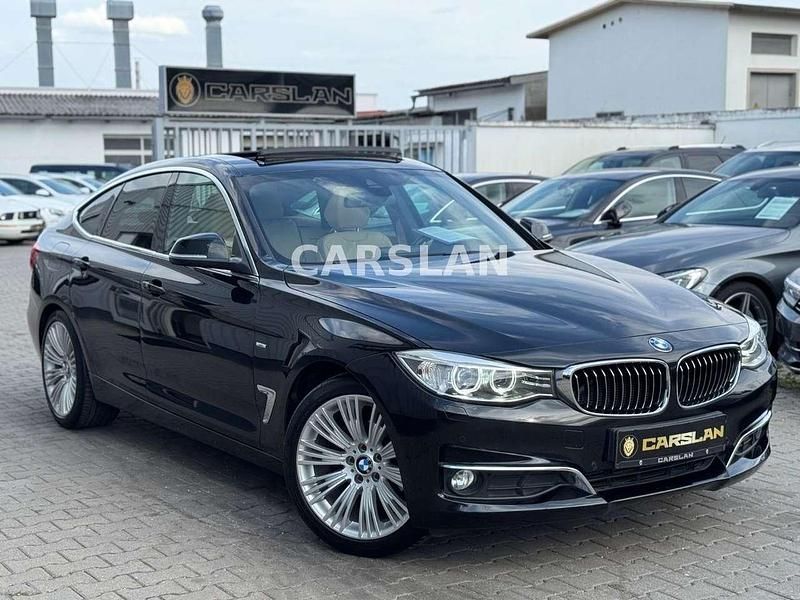 Saphirschwarz Gebraucht 2013 BMW 318 Luxury Line Limousine | 14.998 € (Etwas zu teuer) - Bild 1/4