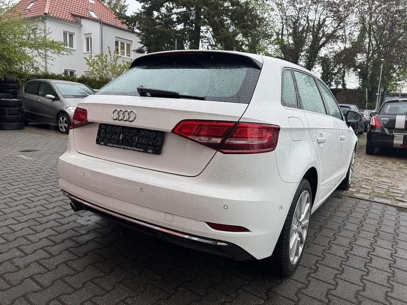 Second-hand Audi A3 Design 116 CP (85 kW) 2019 Alb Berlinǎ