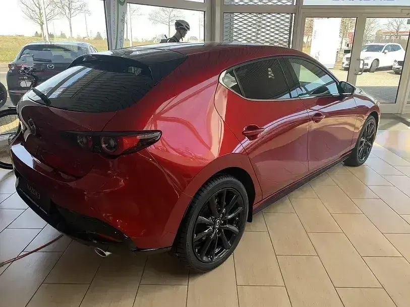 Neu Mazda 3 Nagisa 140 PS (102 kW) 2025 Rot Limousine