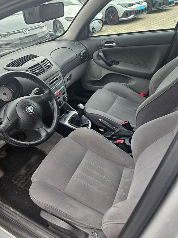 Gebraucht Alfa Romeo 147 105 PS (77 kW) 2006 Silber Kleinwagen