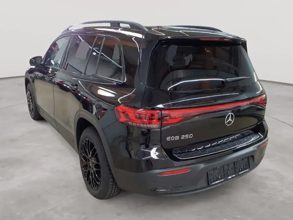 Gebraucht Mercedes EQB250 Progressive 139 kW (190 PS) 2023 Nachtschwarz SUV