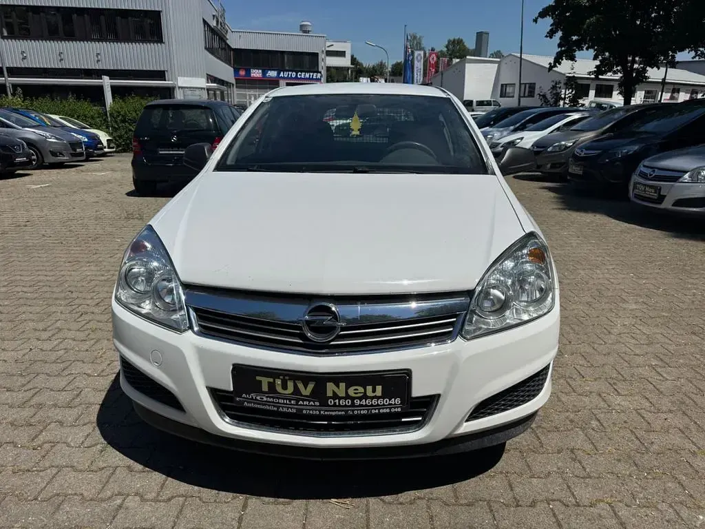 Gebraucht Opel Astra 110 PS (80 kW) 2012 Weiß Kombi