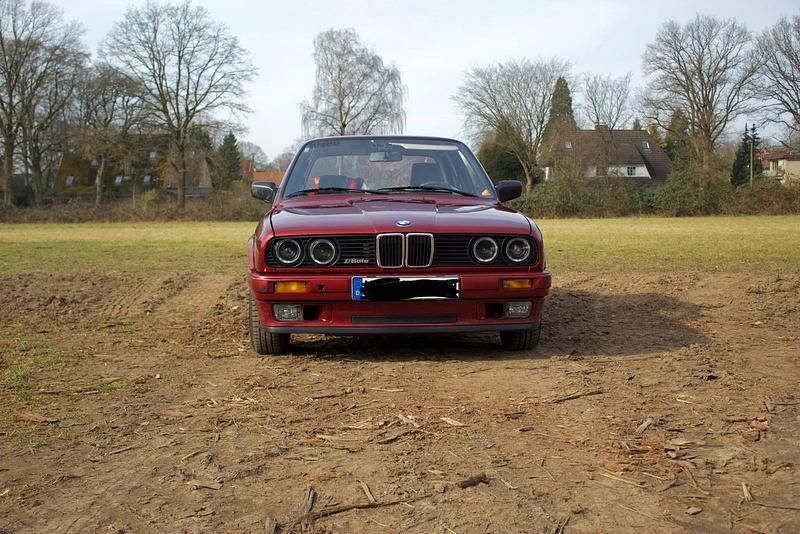 Rot Gebraucht 1990 BMW 316 Limousine | 10.000 € - Bild 1/4