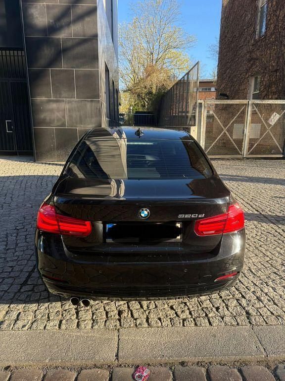 Gebraucht BMW 320 Advantage 163 PS (119 kW) 2016 Schwarz Limousine