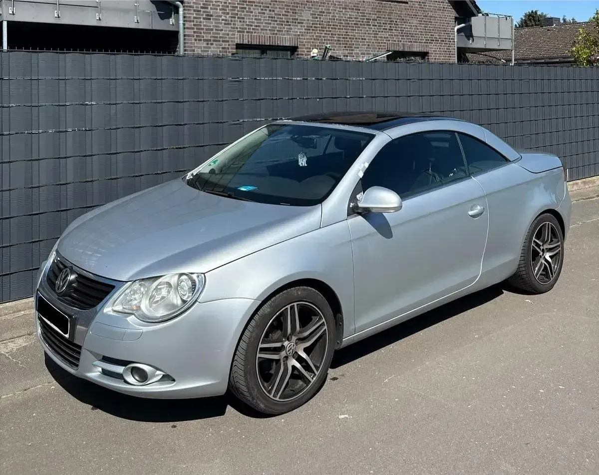 Second-hand VW Eos 150 CP (110 kW) 2006 Argintiu Cabrio