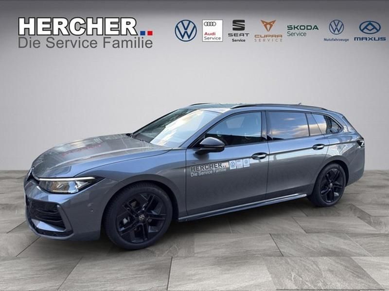 Gebraucht VW Passat R-line 150 PS (110 kW) 2025 Grau Kombi