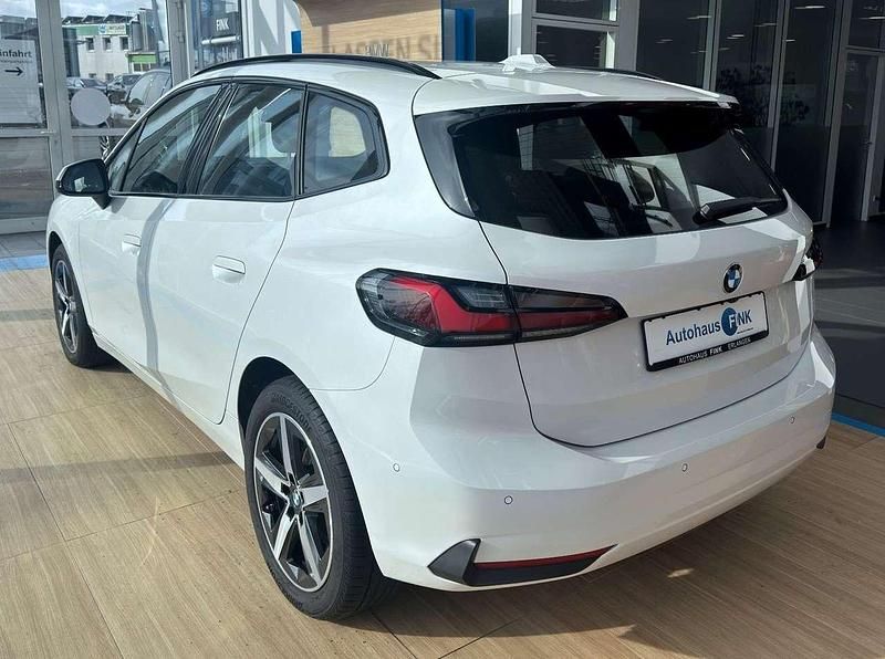 Gebraucht BMW 218 136 PS (100 kW) 2023 Mineralweiß Van / Kleinbus