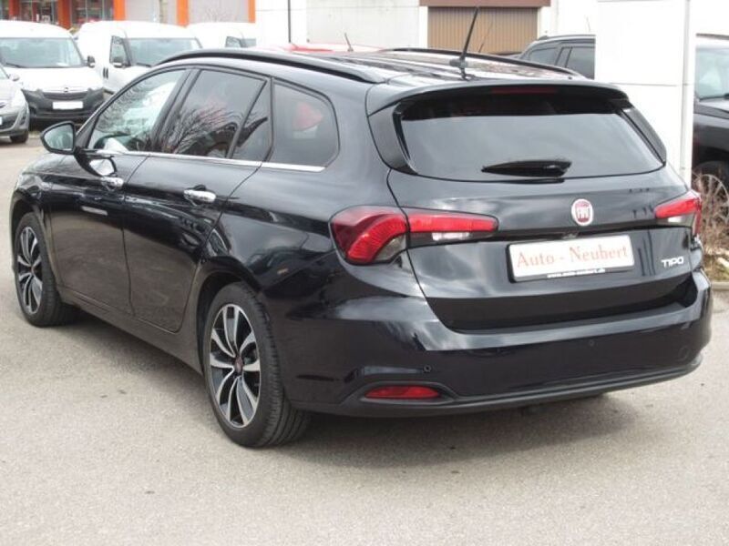 Gebraucht Fiat Tipo Lounge 95 PS (69 kW) 2018 Schwarz Kombi