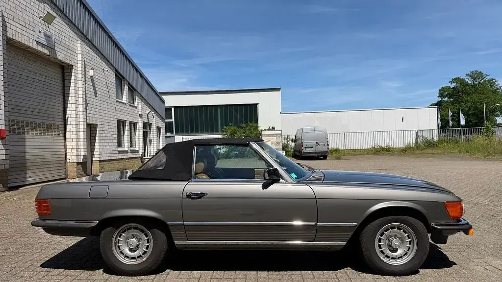 Gebraucht Mercedes SL380 155 PS (114 kW) 1983 Grau Cabrio