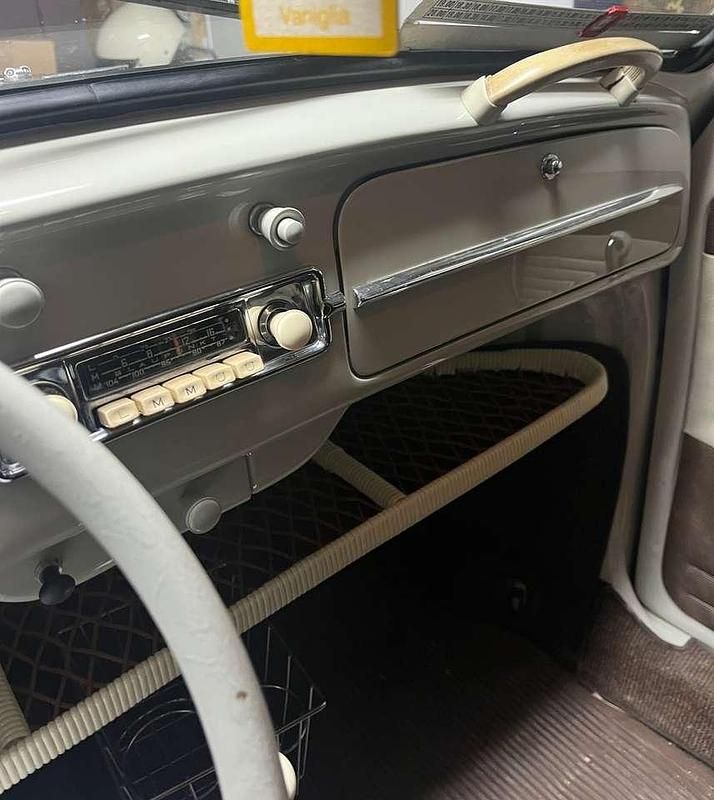 Weiß Gebraucht 1964 VW Maggiolino Cabrio | 65.000 € - Bild 1/4