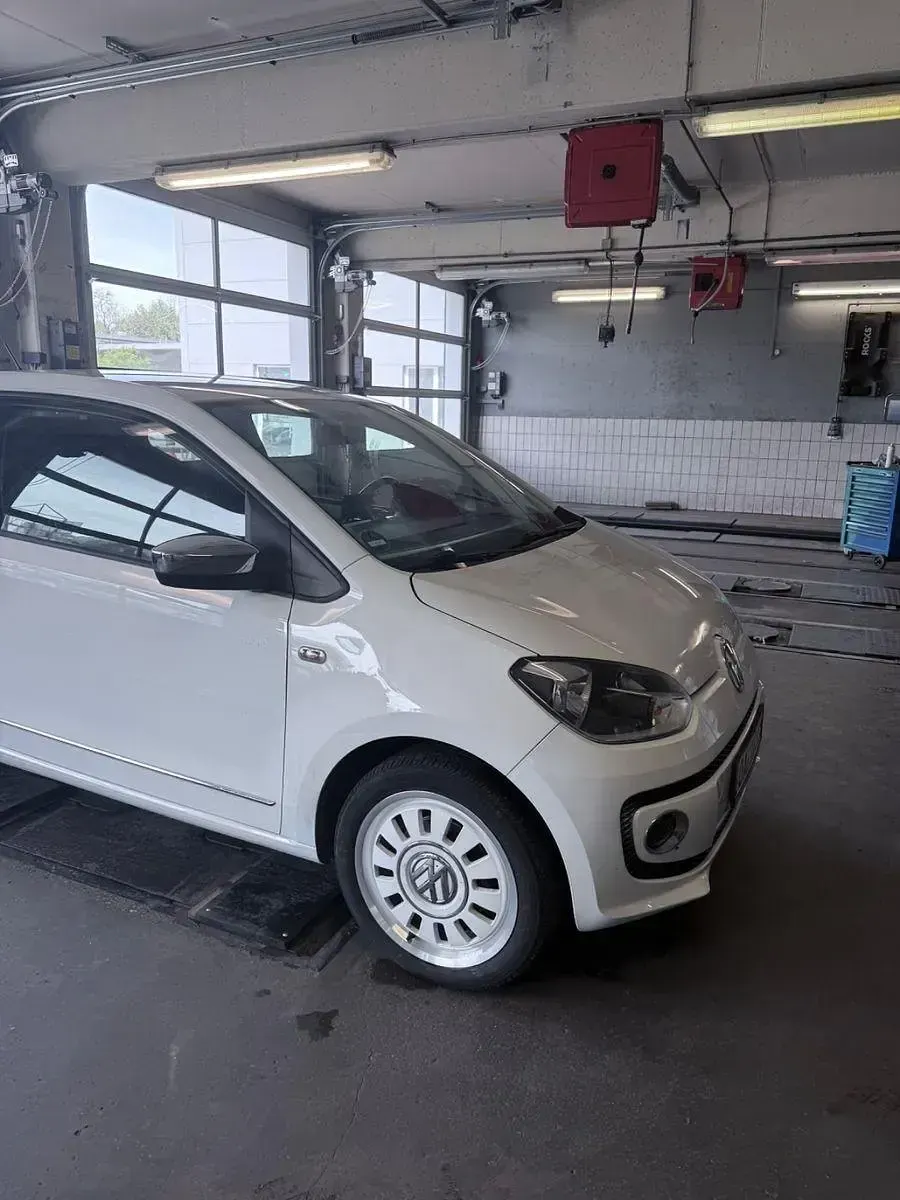 Gebraucht VW up! 75 PS (55 kW) 2012 Weiß Kleinwagen
