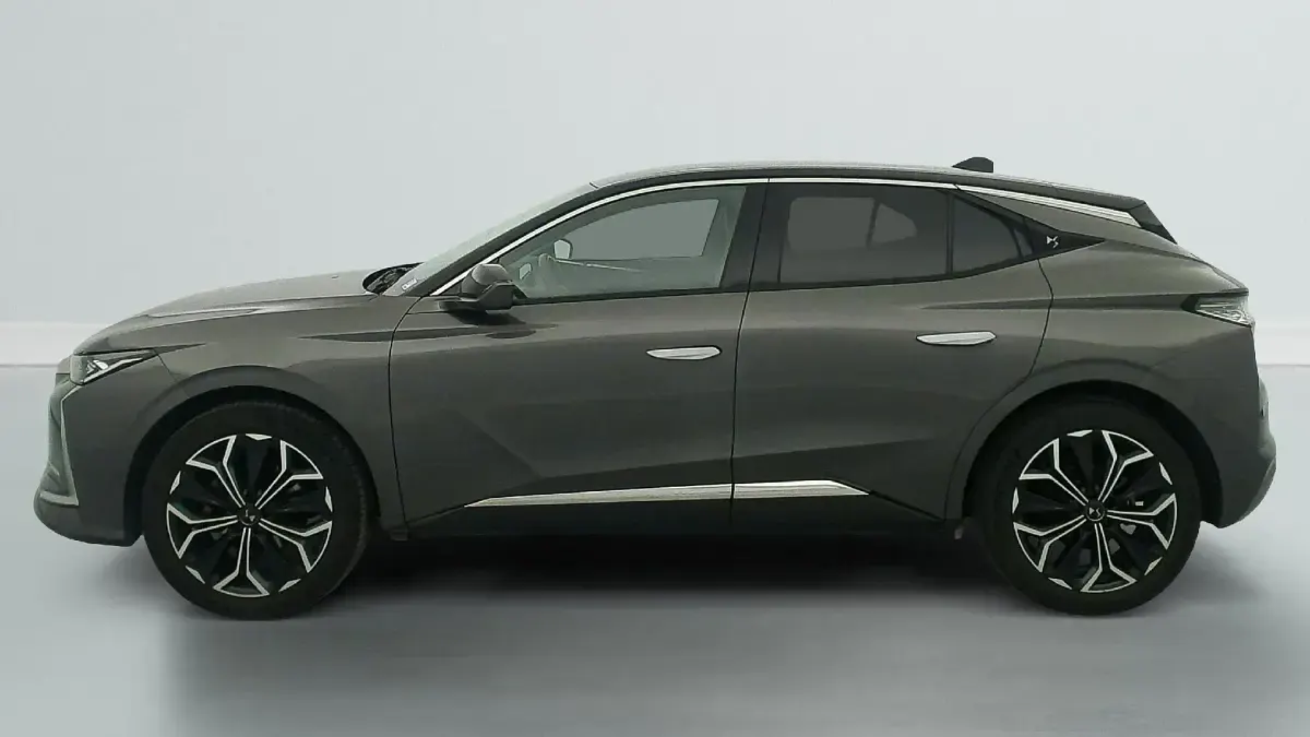 Gebraucht DS Automobiles DS4 Rivoli 131 PS (96 kW) 2024 Gris platinium / toit noir perla nera SUV