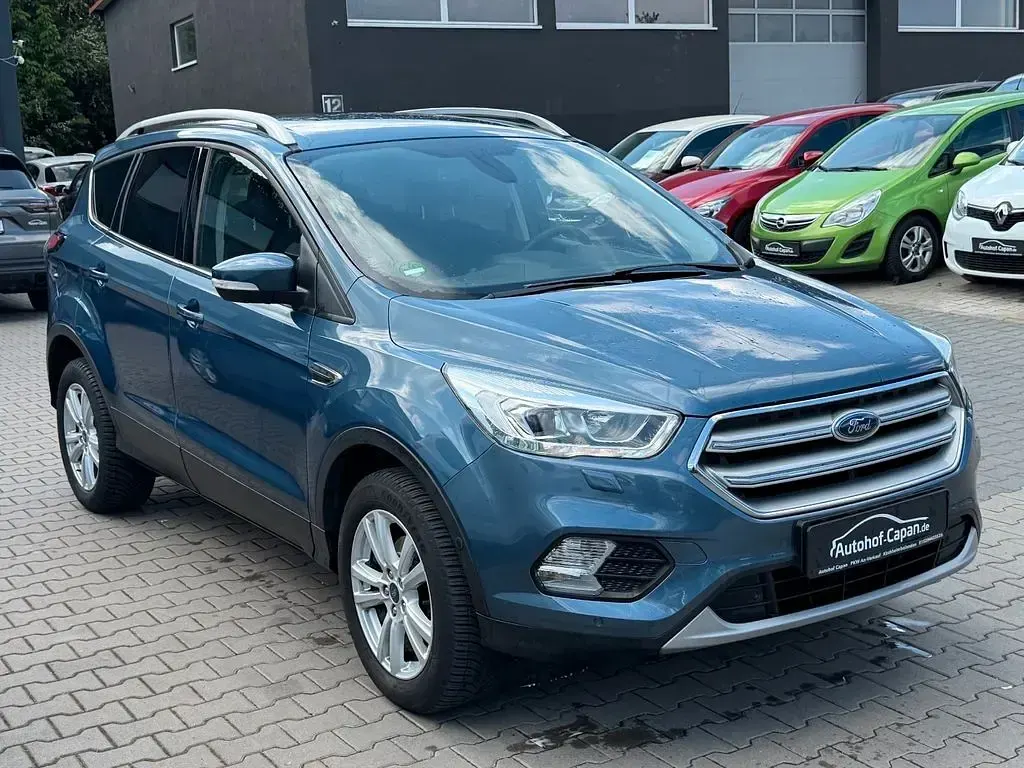 Usado Ford Kuga Cool & Connect 150 HP (110 kW) 2020 Azul SUV
