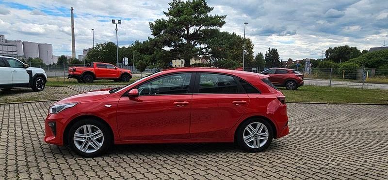 Gebraucht Kia Ceed 120 PS (88 kW) 2020 Rot (metallic) Kleinwagen