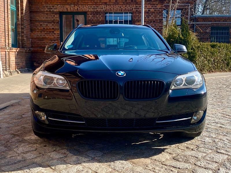 Gebraucht BMW 535 313 PS (230 kW) 2011 Schwarz Kombi