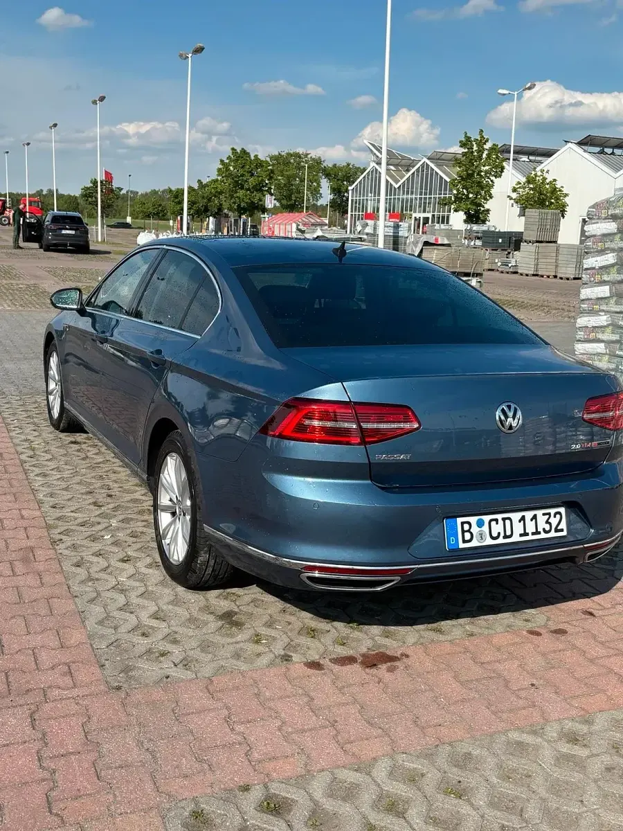 Gebraucht VW Passat 239 PS (175 kW) 2017 Blau Limousine