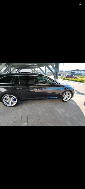 Gebraucht Skoda Superb Ambition 150 PS (110 kW) 2018 Schwarz Kombi