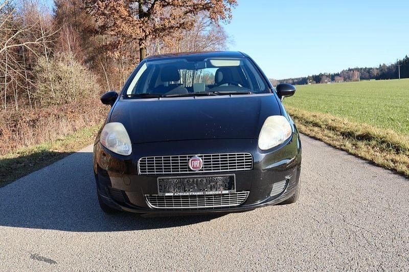 Schwarz Gebraucht 2009 Fiat Grande Punto Kleinwagen | 990 € (Superpreis) - Bild 1/4