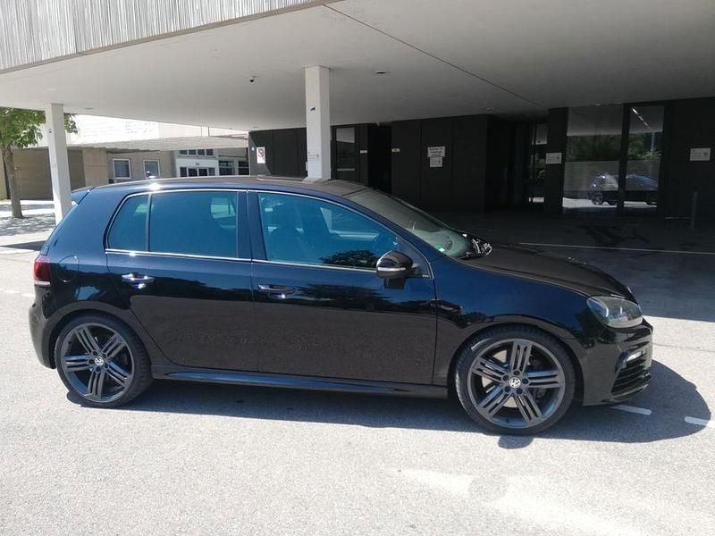 Schwarz Gebraucht 2010 VW Golf VI Limousine | 12.000 € (Teuer) - Bild 1/4