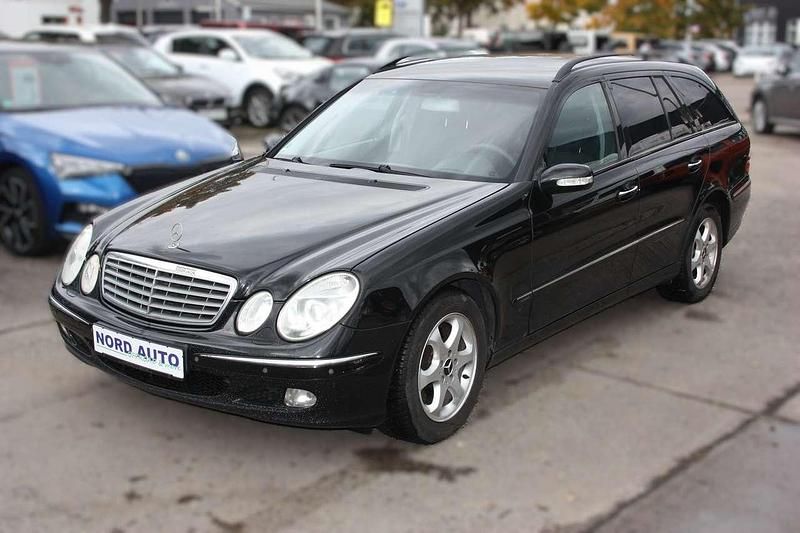 Gebraucht Mercedes E240 Avantgarde 177 PS (130 kW) 2004 Schwarz Kombi