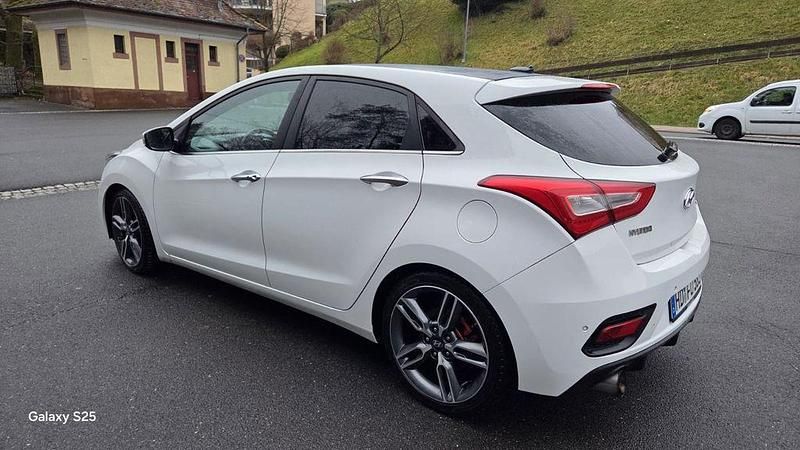 Gebraucht Hyundai i30 Turbo 186 PS (136 kW) 2016 Weiß Limousine