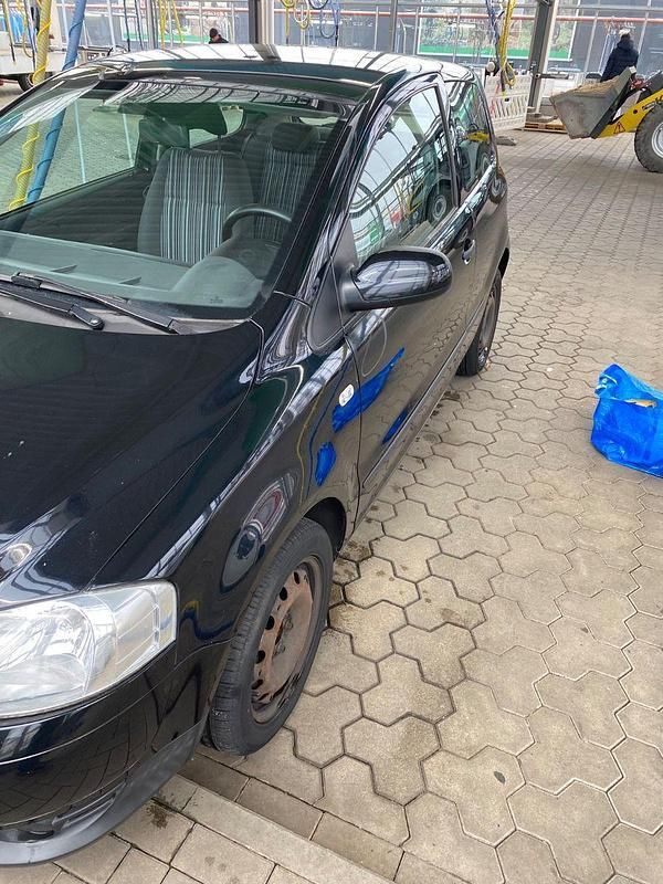 Gebraucht VW Fox 75 PS (55 kW) 2005 Schwarz Kleinwagen