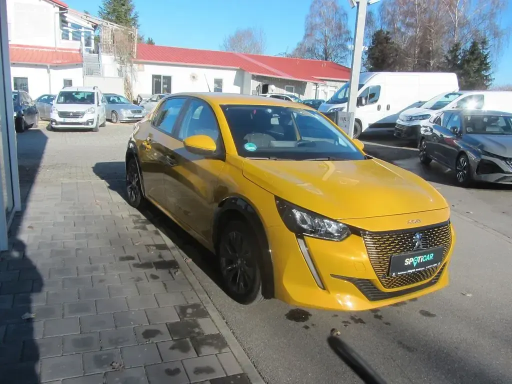Gebraucht Peugeot e-208 Active 100 kW (136 PS) 2021 Gelb Kleinwagen