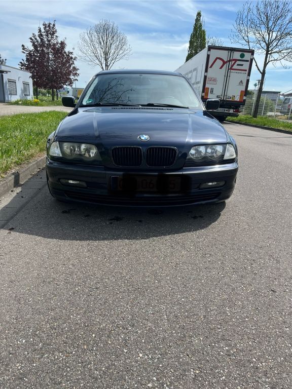 Blau Gebraucht 2000 BMW 323 Performance Limousine | 1.999 € (Fairer Preis) - Bild 1/4